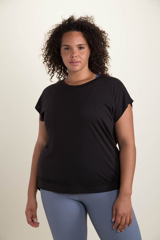 MONO B CURVY Webbed Cut-Out Back Athleisure Top