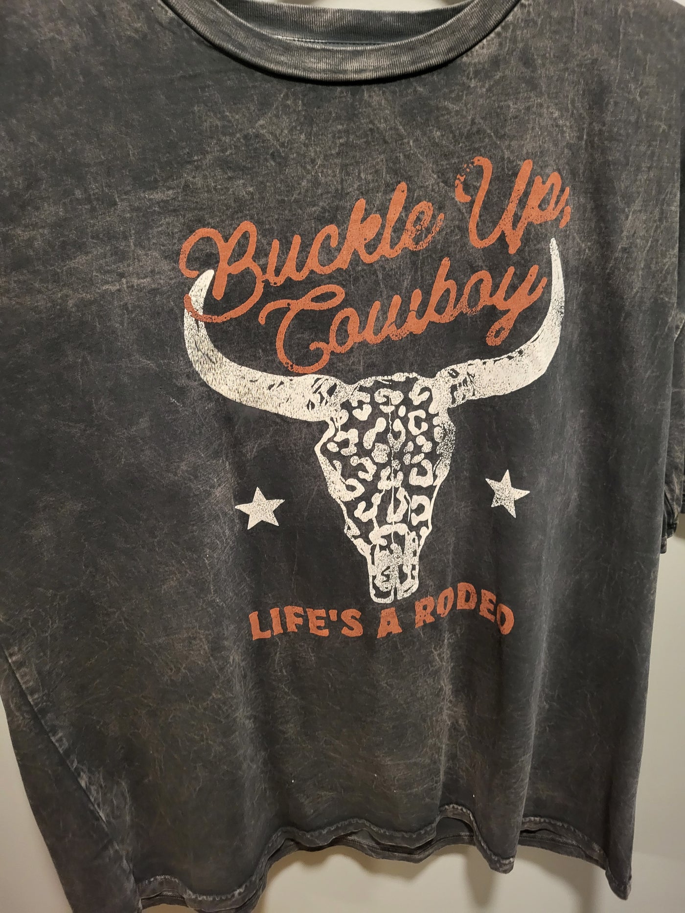 BUCKLE UP COWBOY OVERSIZED GRAPHIC TEE