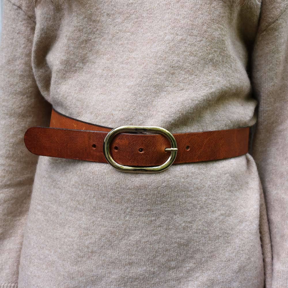 Daphne | Gold Oval Buckle Leather Belt